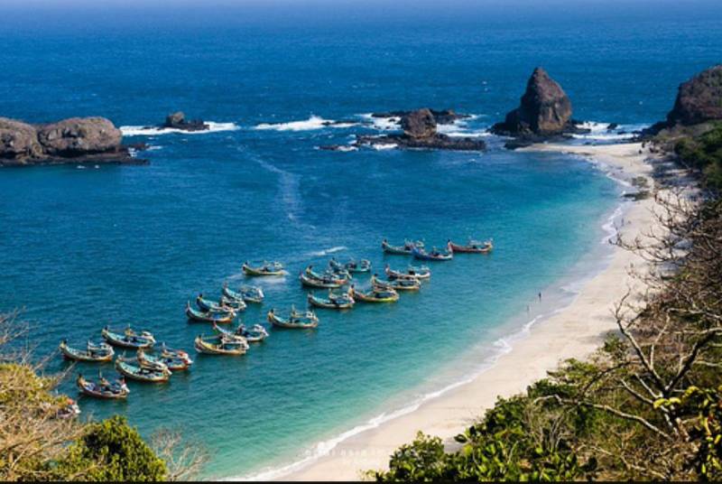 Pantai Tamban : Harga Tiket, Foto, Lokasi, Fasilitas dan Spot