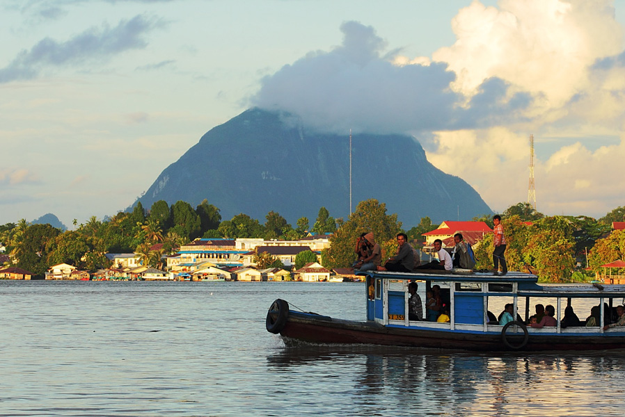 446 Tempat Wisata di Kalimantan Barat Paling Menarik dan Wajib Dikunjungi