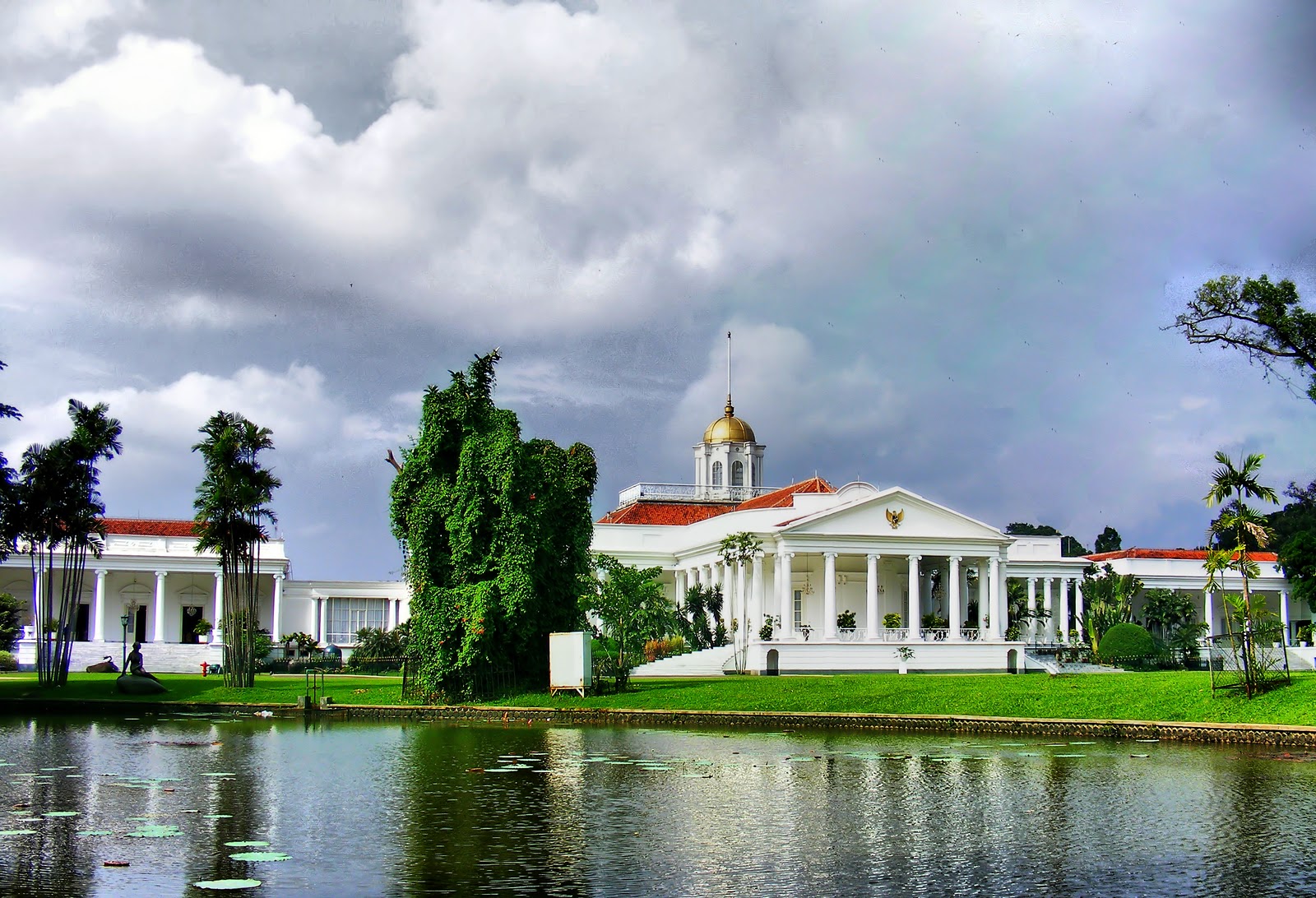 Istana Kepresidenan Bogor : Harga Tiket, Foto, Lokasi, Fasilitas dan Spot
