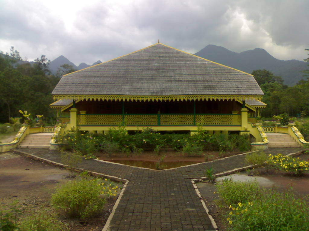 Istana Damnah : Harga Tiket, Foto, Lokasi, Fasilitas dan Spot
