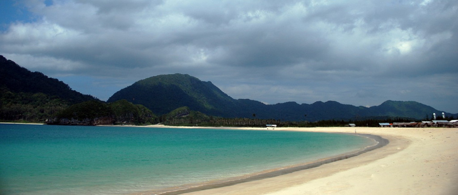 Pantai Lampuuk : Harga Tiket, Foto, Lokasi, Fasilitas dan Spot