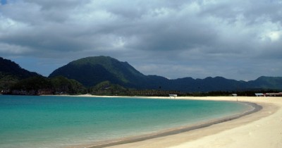 Pantai Lampuuk : Harga Tiket, Foto, Lokasi, Fasilitas dan Spot