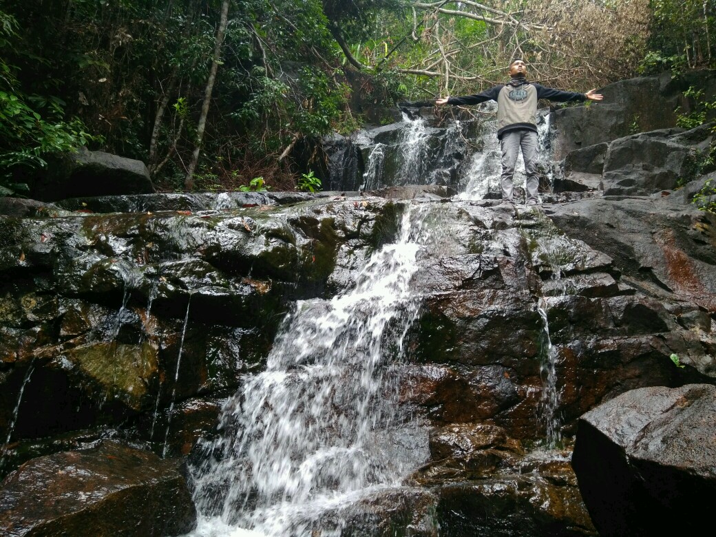 A​ir Terjun Gunung Lengkuas : Harga Tiket, Foto, Lokasi, Fasilitas dan Spot