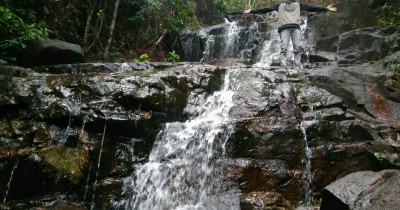 A​ir Terjun Gunung Lengkuas : Harga Tiket, Foto, Lokasi, Fasilitas dan Spot