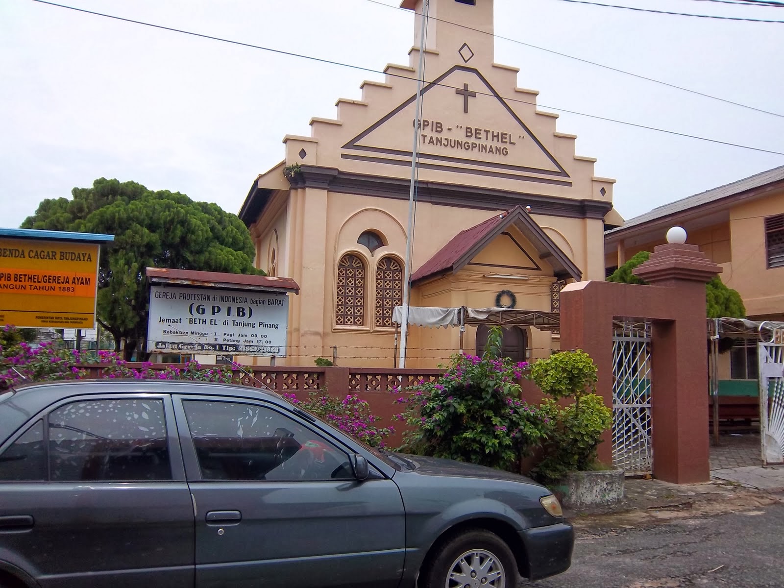 Gereja Ayam : Harga Tiket, Foto, Lokasi, Fasilitas dan Spot