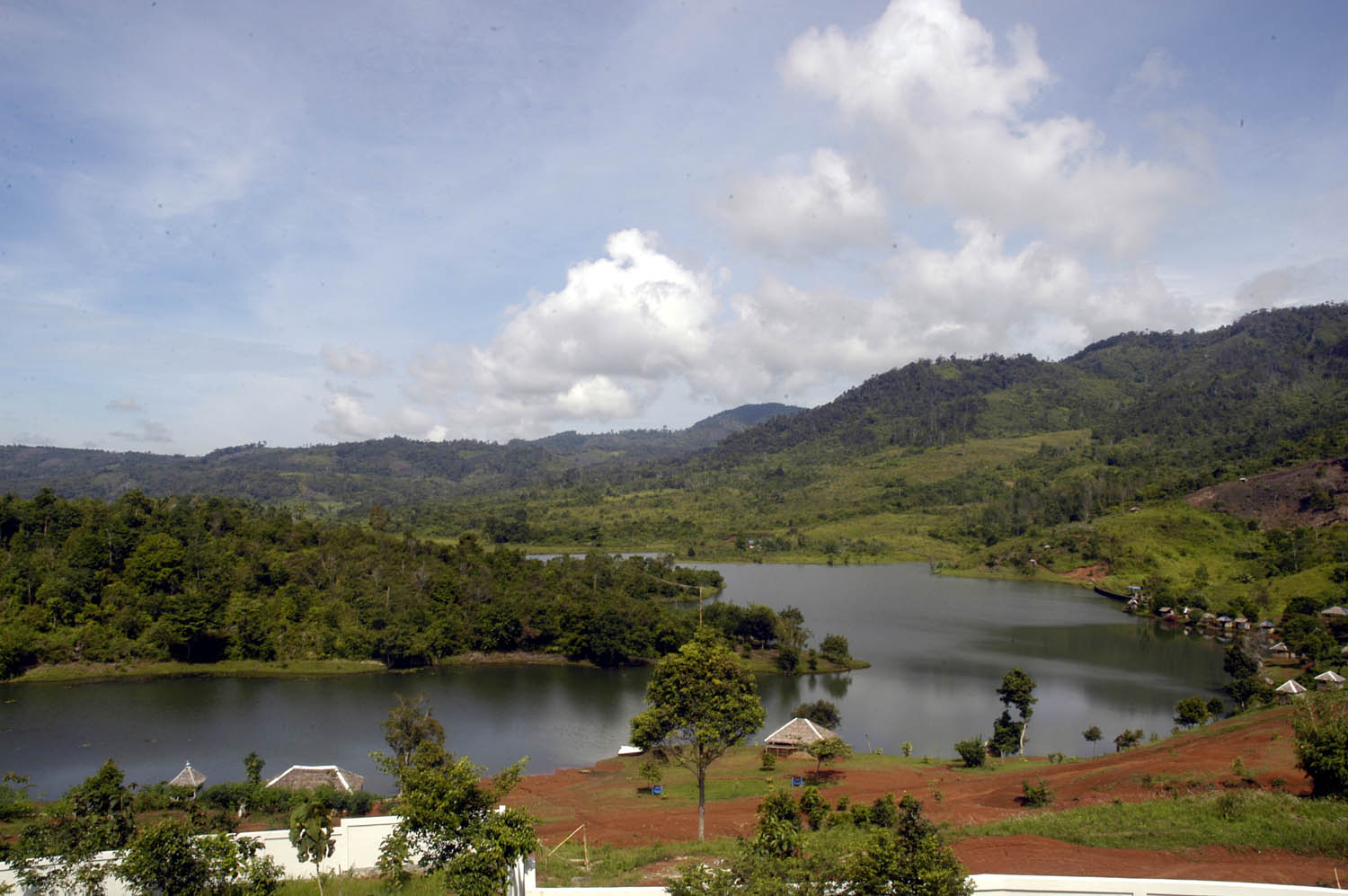 Danau Picung : Harga Tiket, Foto, Lokasi, Fasilitas dan Spot
