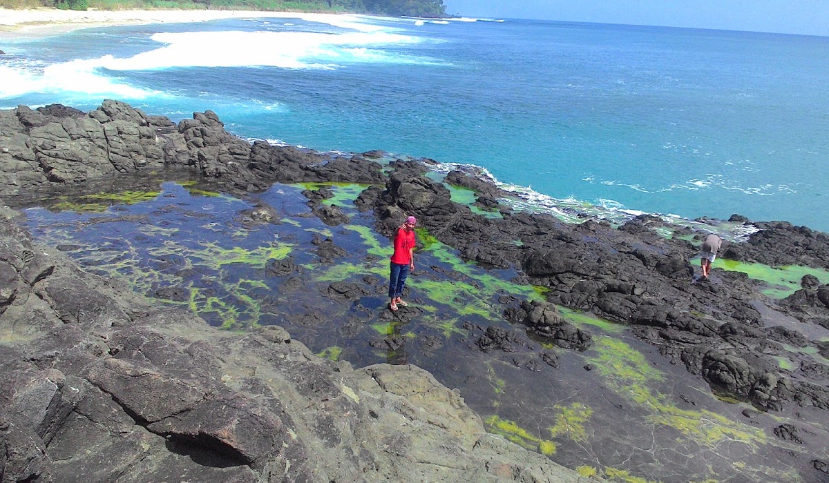 Pantai Ombak Tujuh : Harga Tiket, Foto, Lokasi, Fasilitas dan Spot