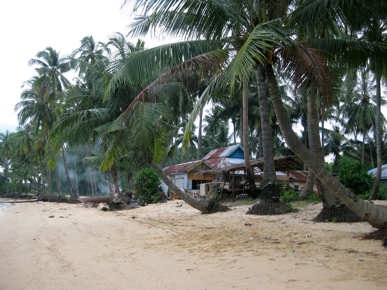 Pantai Kampung Panau : Harga Tiket, Foto, Lokasi, Fasilitas dan Spot