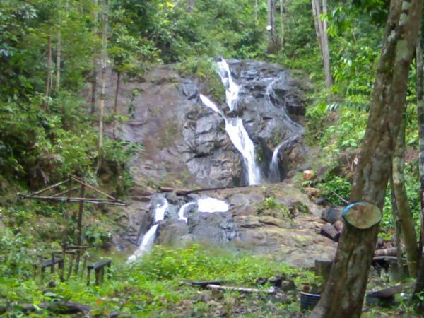 Air Terjun Cik Latif : Harga Tiket, Foto, Lokasi, Fasilitas dan Spot