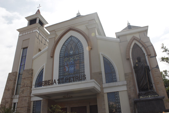 Gereja Katolik St. Petrus : Harga Tiket, Foto, Lokasi, Fasilitas dan Spot