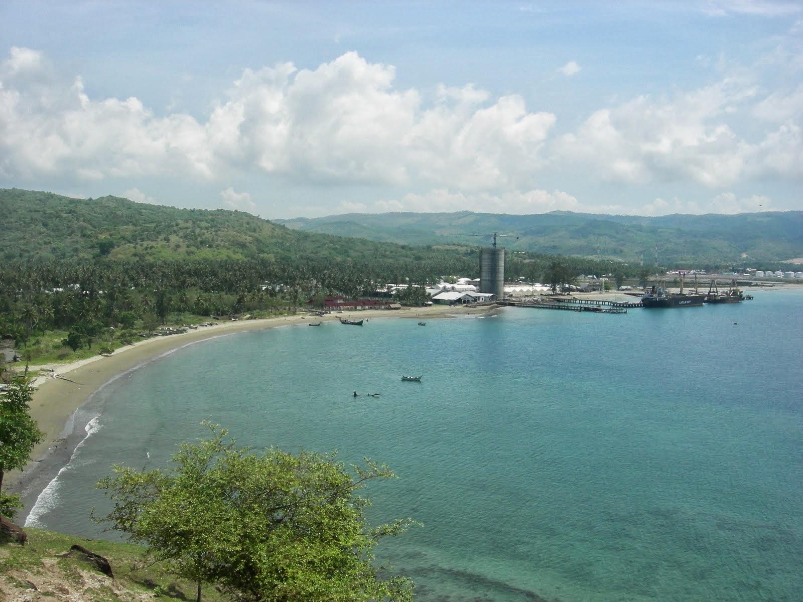 Pantai Ujong Batee : Harga Tiket, Foto, Lokasi, Fasilitas dan Spot