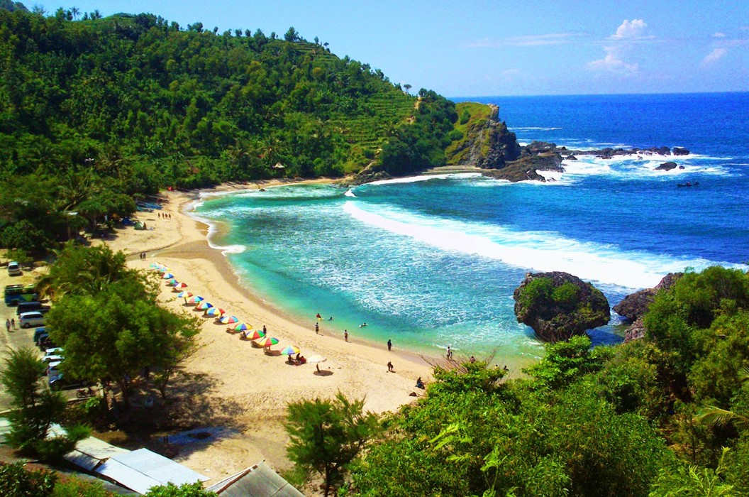 Pantai Nglambor : Harga Tiket, Foto, Lokasi, Fasilitas dan Spot