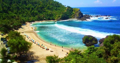 Pantai Nglambor : Harga Tiket, Foto, Lokasi, Fasilitas dan Spot