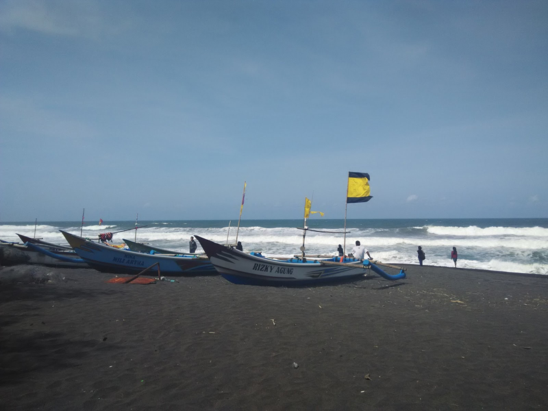 Pantai Baru, Pantai Dengan Keunikan Kincir Angin