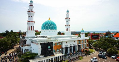 Masjid Agung Al-Makmur : Harga Tiket, Foto, Lokasi, Fasilitas dan Spot