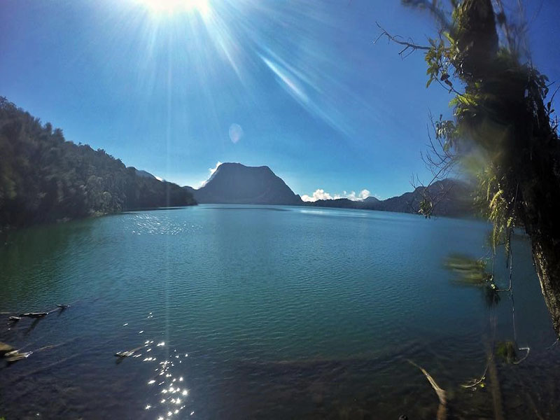 Danau Gunung Tujuh : Harga Tiket, Foto, Lokasi, Fasilitas dan Spot