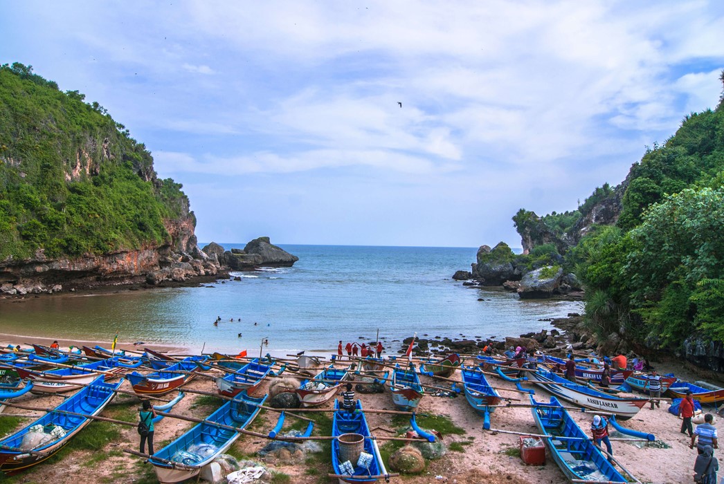 Pantai Ngrenehan : Harga Tiket, Foto, Lokasi, Fasilitas dan Spot