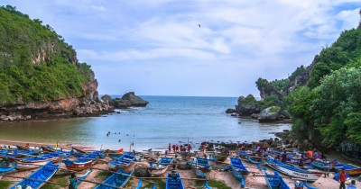 Pantai Ngrenehan : Harga Tiket, Foto, Lokasi, Fasilitas dan Spot