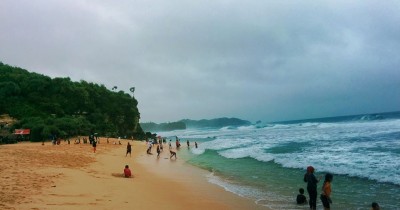 Pantai Sepanjang : Harga Tiket, Foto, Lokasi, Fasilitas dan Spot