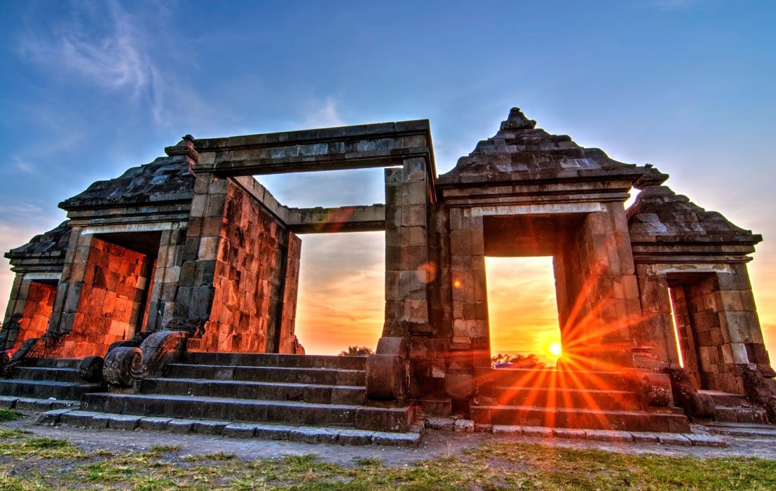 Candi Ratu Boko : Harga Tiket, Foto, Lokasi, Fasilitas dan Spot