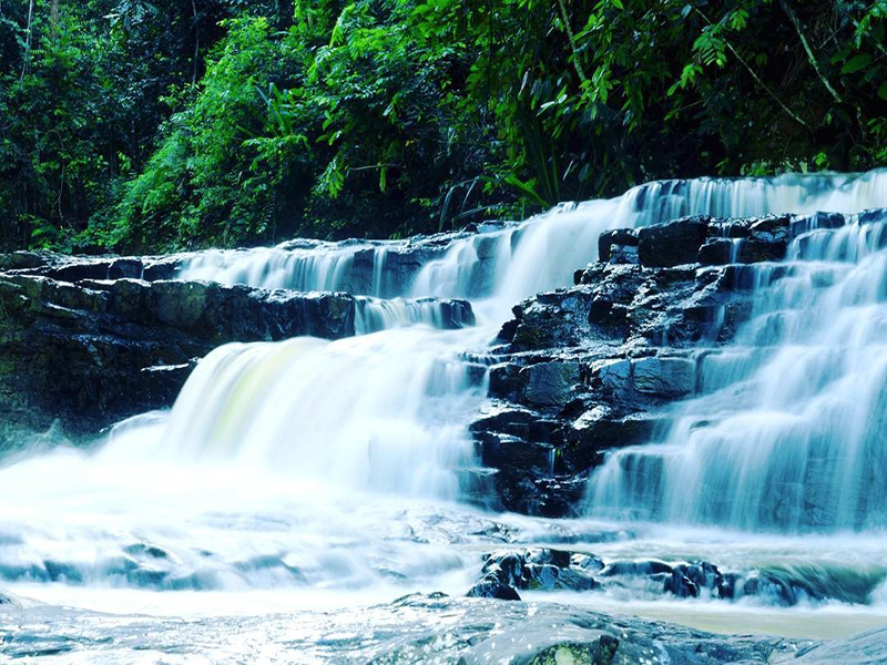 Air Terjun Muara Karing : Harga Tiket, Foto, Lokasi, Fasilitas dan Spot