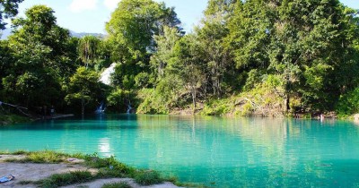 Air Terjun Kolam Biru Rerebe : Harga Tiket, Foto, Lokasi, Fasilitas dan Spot