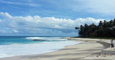 Pantai Pasir Tinggi : Harga Tiket, Foto, Lokasi, Fasilitas dan Spot