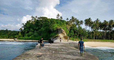 Pantai Batu Alafan : Harga Tiket, Foto, Lokasi, Fasilitas dan Spot