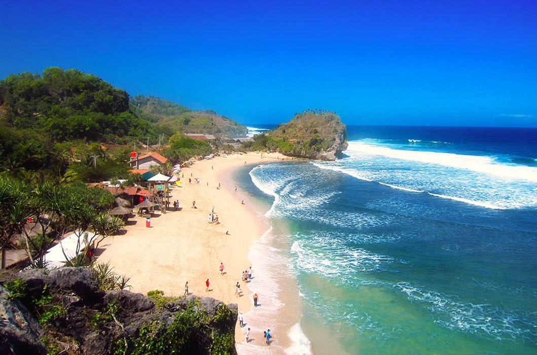 Pantai Indrayanti, Pantai Bernuansa Eksotis dan Romantis