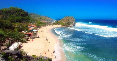 Pantai Indrayanti : Harga Tiket, Foto, Lokasi, Fasilitas dan Spot
