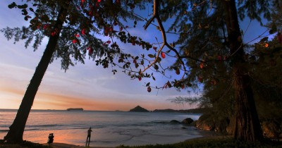 Pantai Lhok Geulumpang : Harga Tiket, Foto, Lokasi, Fasilitas dan Spot