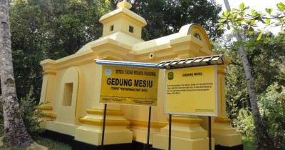 ​Gedung Mesiu : Harga Tiket, Foto, Lokasi, Fasilitas dan Spot