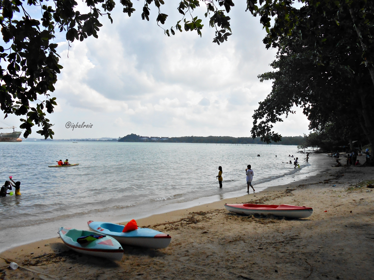 Pantai Dangas : Harga Tiket, Foto, Lokasi, Fasilitas dan Spot