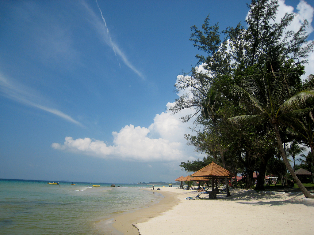 Pantai Sebong Pereh : Harga Tiket, Foto, Lokasi, Fasilitas dan Spot