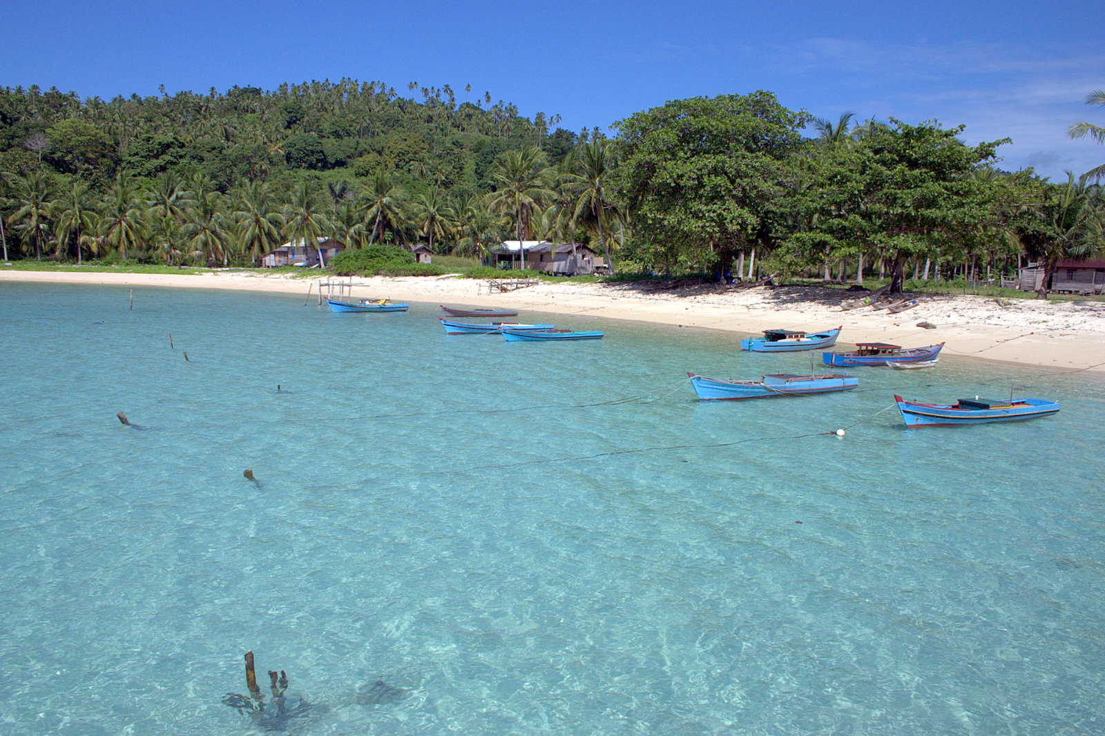 Pantai Kusik : Harga Tiket, Foto, Lokasi, Fasilitas dan Spot