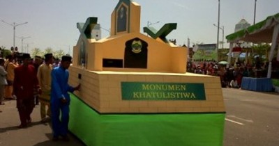 Tugu Khatulistiwa Lingga : Harga Tiket, Foto, Lokasi, Fasilitas dan Spot