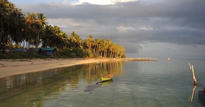 Pantai Teluk Buton : Harga Tiket, Foto, Lokasi, Fasilitas dan Spot