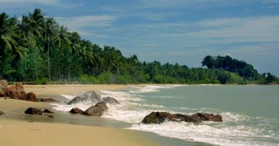 Pantai Teluk Empuk : Harga Tiket, Foto, Lokasi, Fasilitas dan Spot