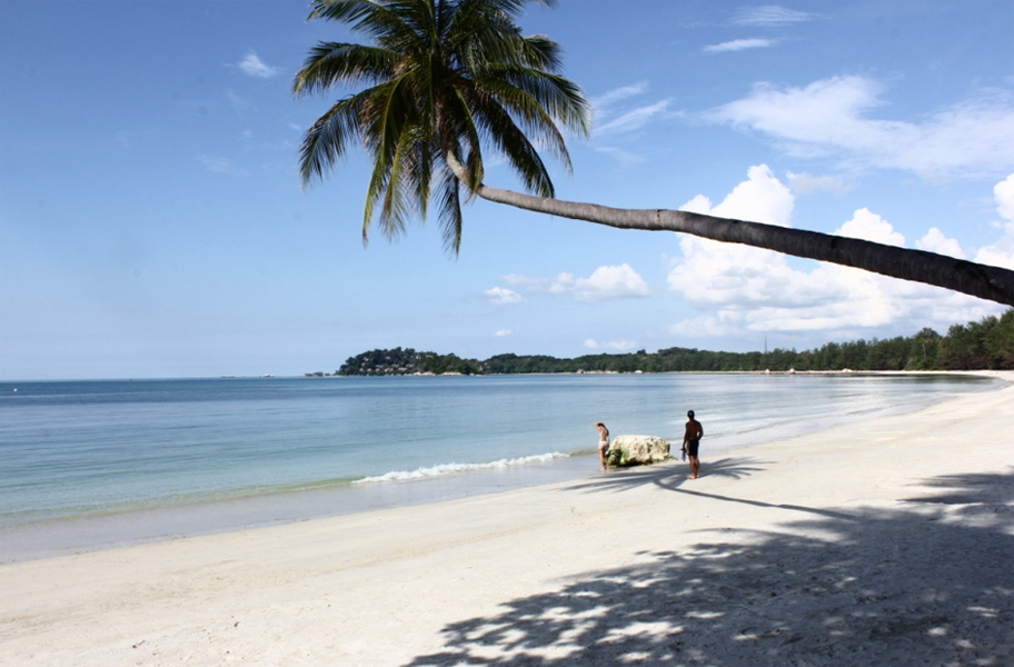 Pantai Teluk Mabuk : Harga Tiket, Foto, Lokasi, Fasilitas dan Spot