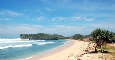 Pantai Zore : Harga Tiket, Foto, Lokasi, Fasilitas dan Spot