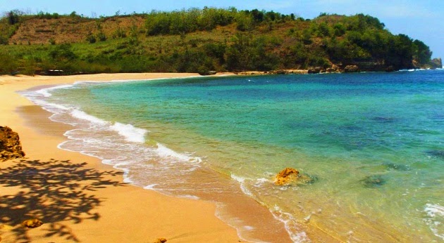 Pantai Pangi : Harga Tiket, Foto, Lokasi, Fasilitas dan Spot