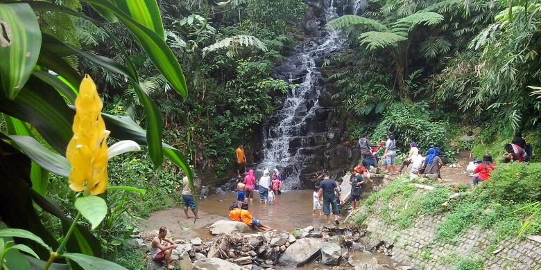 Air Terjun Irenggolo : Harga Tiket, Foto, Lokasi, Fasilitas dan Spot