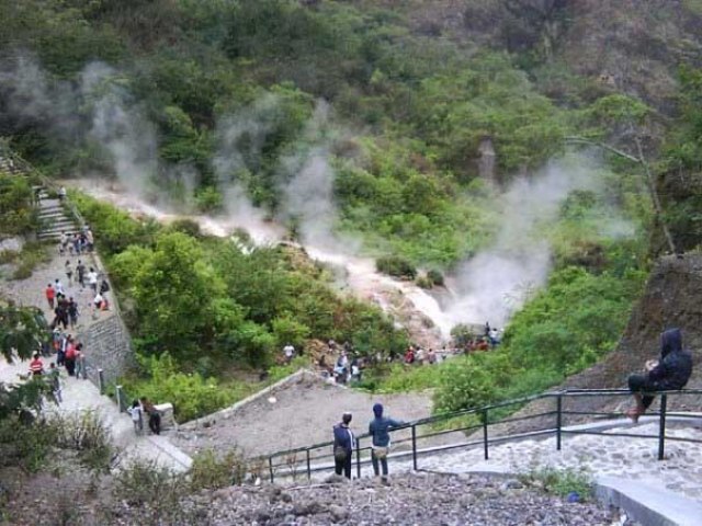 Air Panas Gunung Kelud : Harga Tiket, Foto, Lokasi, Fasilitas dan Spot