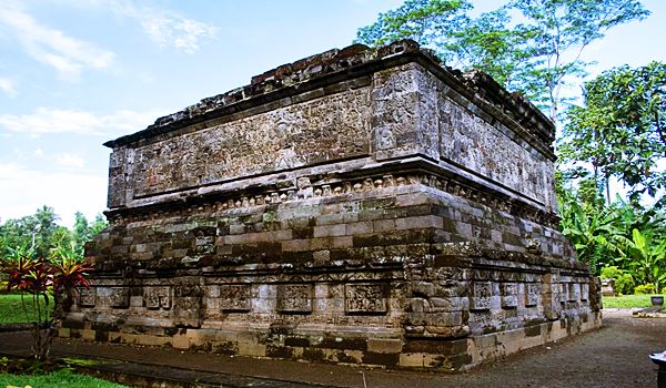 Candi Surowono​ : Harga Tiket, Foto, Lokasi, Fasilitas dan Spot