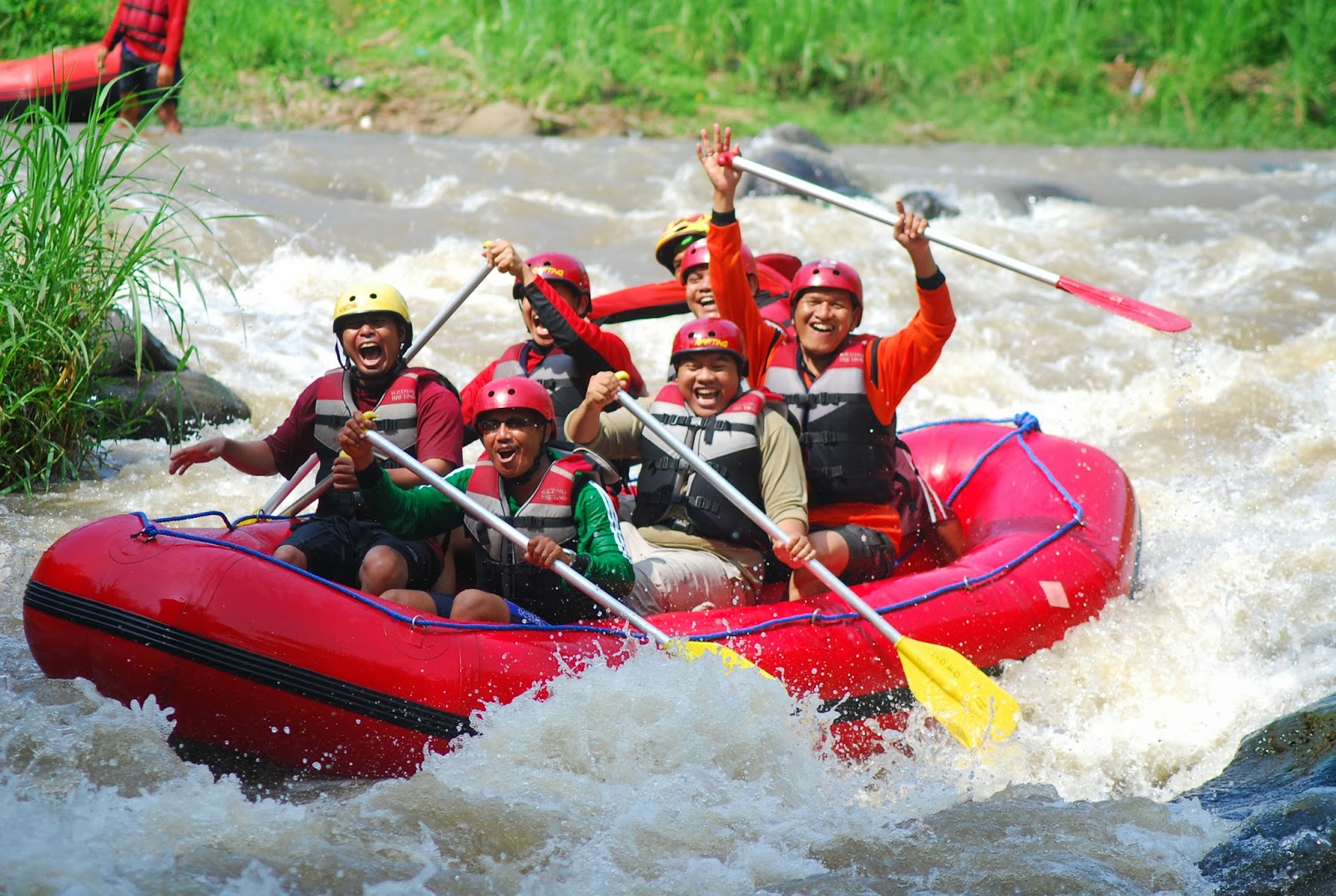 Arung Jeram Sungai Konto​ : Harga Tiket, Foto, Lokasi, Fasilitas dan Spot