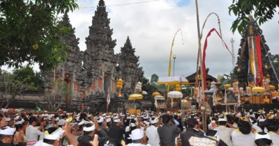 ​Pura Mandaragiri Semeru Agung : Harga Tiket, Foto, Lokasi, Fasilitas dan Spot