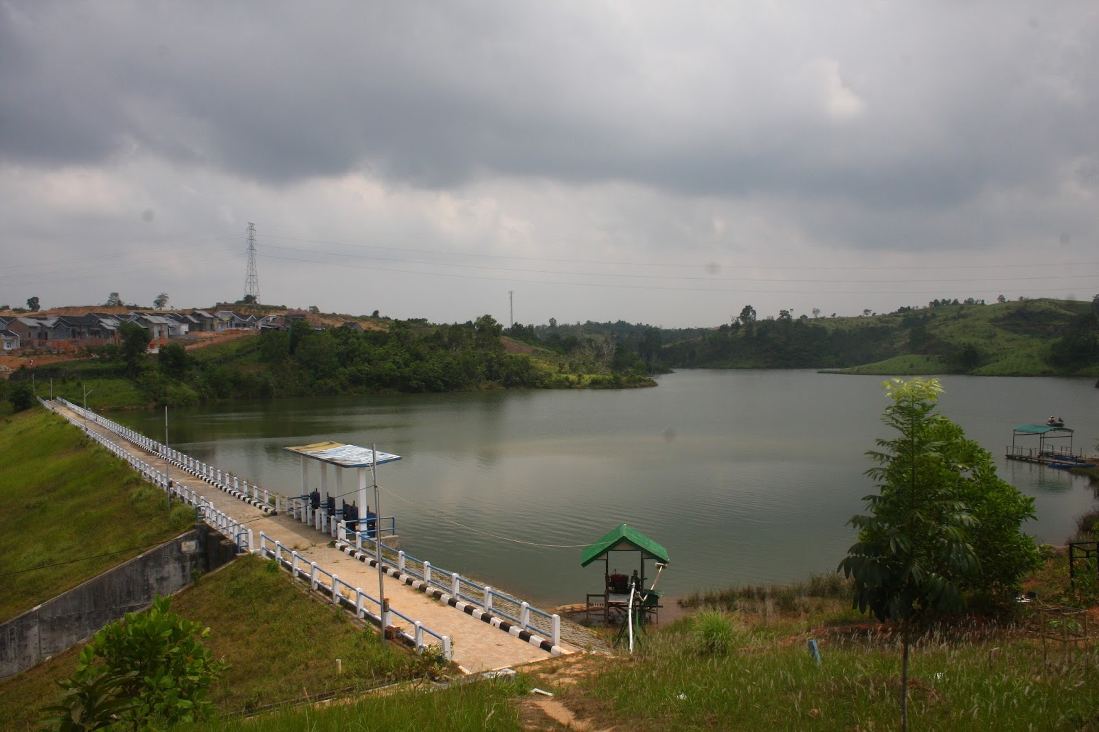 Waduk Kedungbrubus : Harga Tiket, Foto, Lokasi, Fasilitas dan Spot