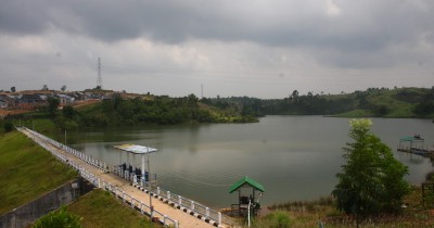 Waduk Kedungbrubus : Harga Tiket, Foto, Lokasi, Fasilitas dan Spot