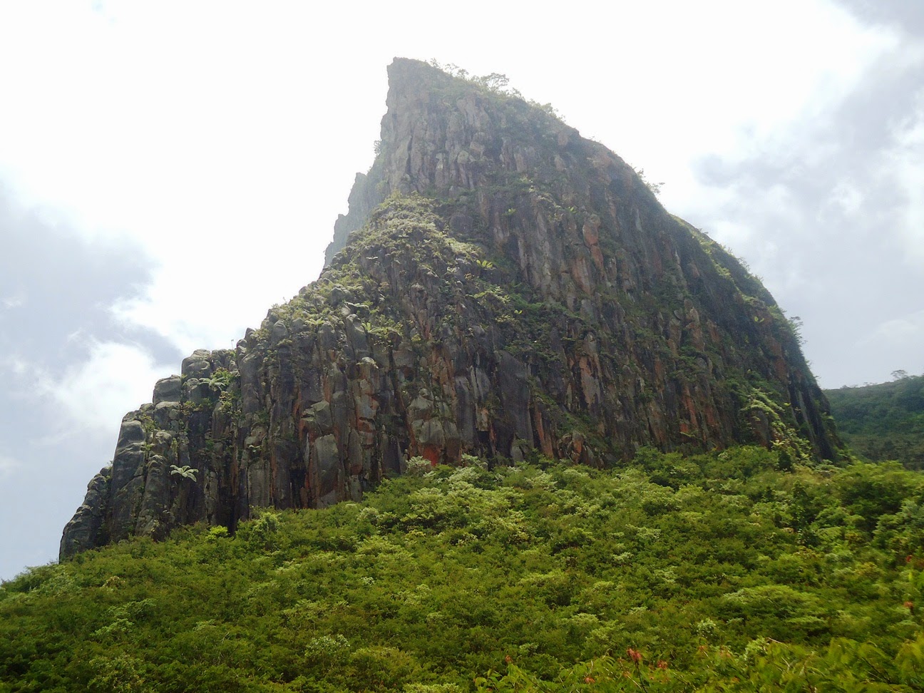 Tebing Sumbing Gunung Kelud , Gagahnya Spot Pendakian yang