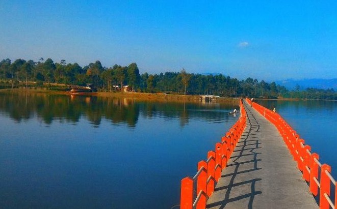 Situ Cileunca, Wisata Alam yang Romantis dan Menenangkan